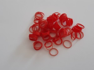 Lainee -gumki lateksowe czerwone średnie ,średnia grubość 7,9mm 100szt