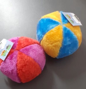 YARRO ZAB.PIŁKA PLUSZOWA 12cm PISZCZĄCA